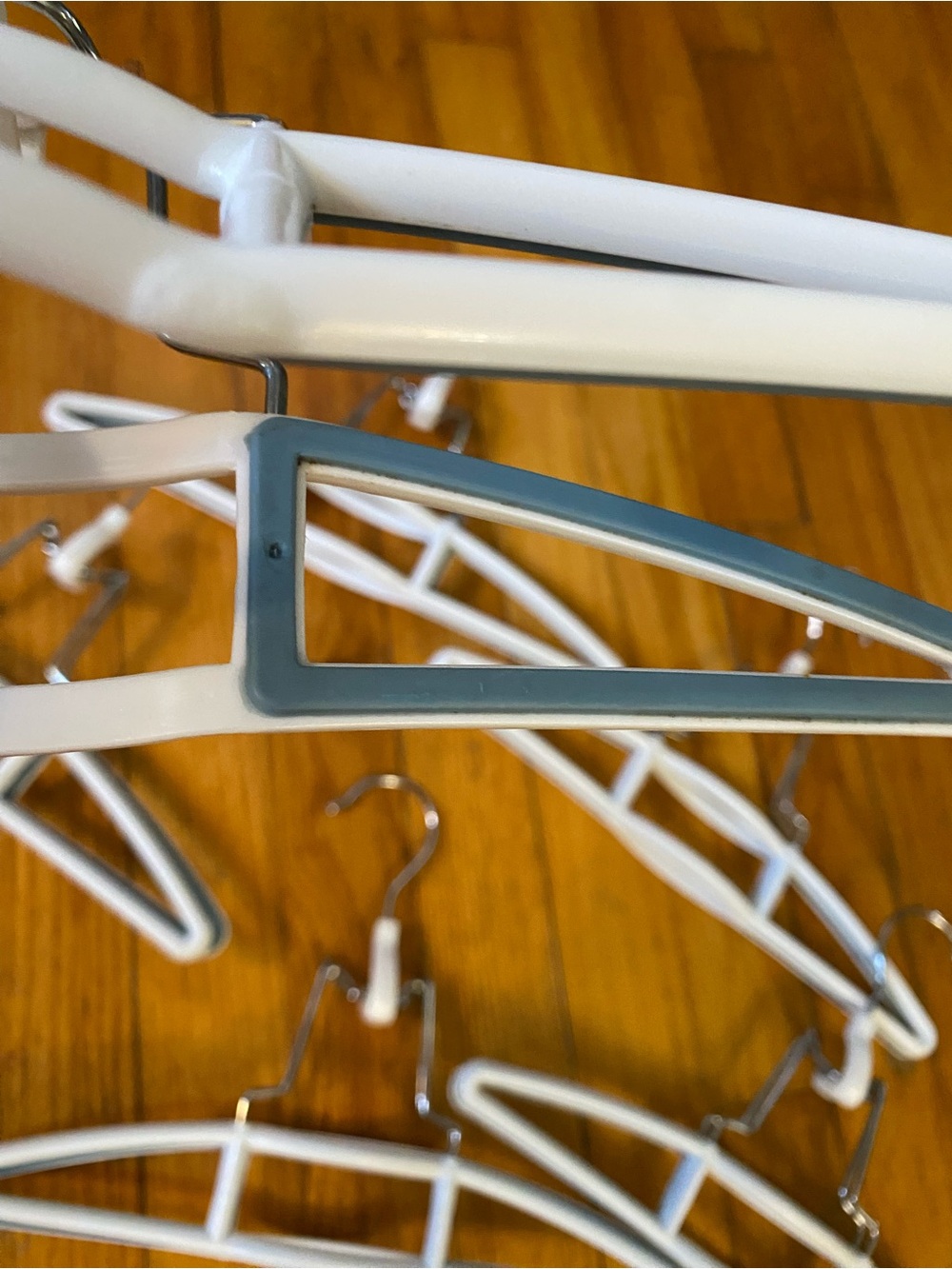 New! 6 Clamp Style Clothing Hangers,Pants, Skirts Etc. Organization,Space-saving - Picture 5 of 7